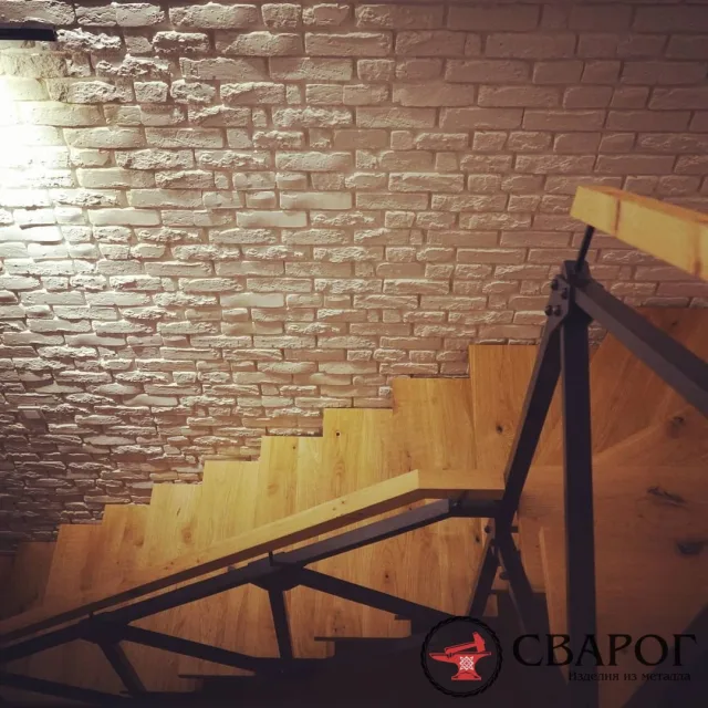 Интерьерная лестница "Wooden" на монокосоуре