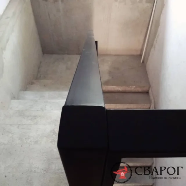 Лестница "Сиракуза" с перилами лофт