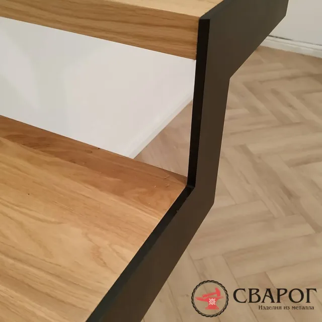 Лестница Опатия с ступенями из ясеня