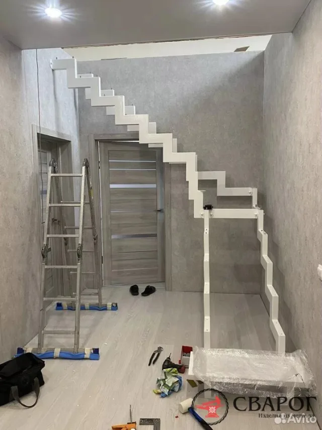 Каркас лестницы в дом на двух косоурах