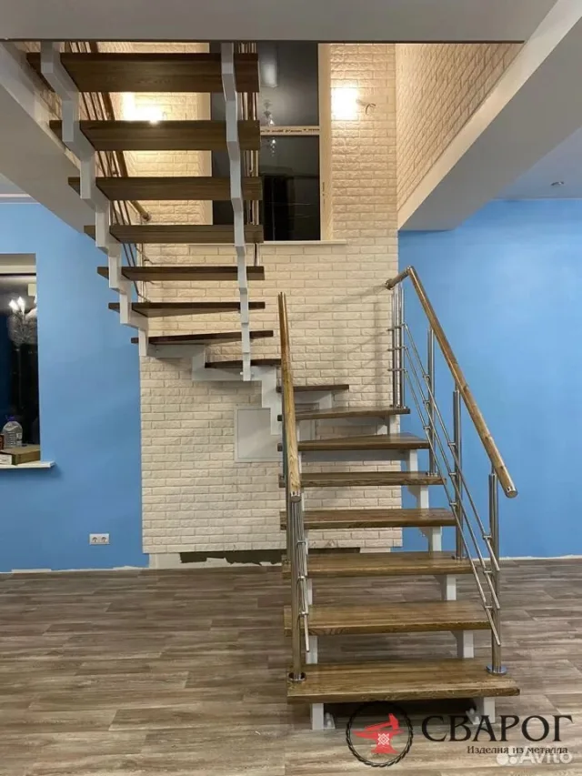 Лестница поворотная с забежными ступенями "Женева"