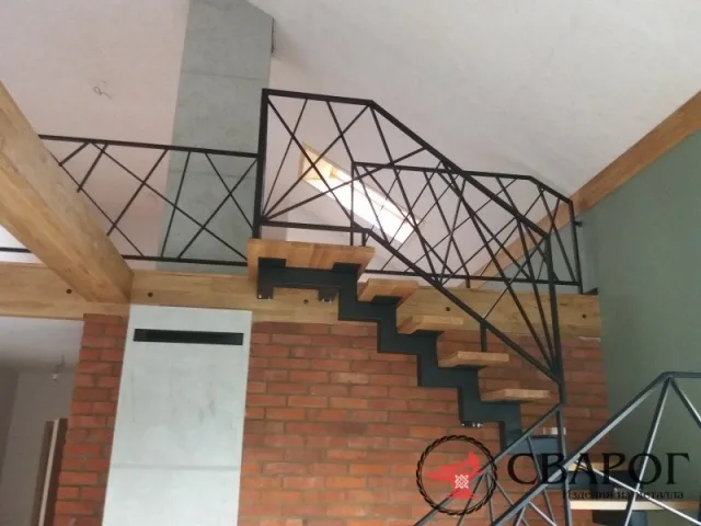 Лестница на антресольный этаж металлическая