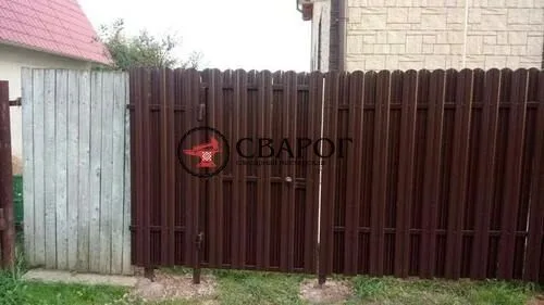 Калитка из евроштакетника