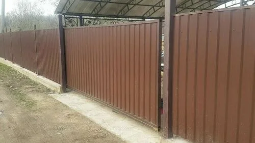 Откатные ворота из профлиста с калиткой