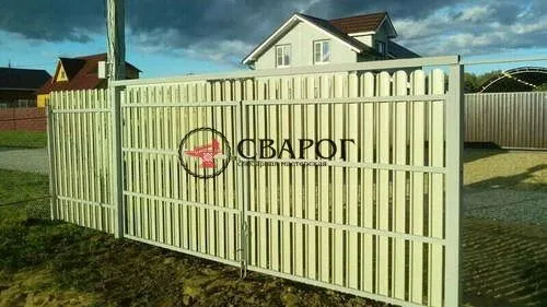 Распашные ворота из евроштакетника